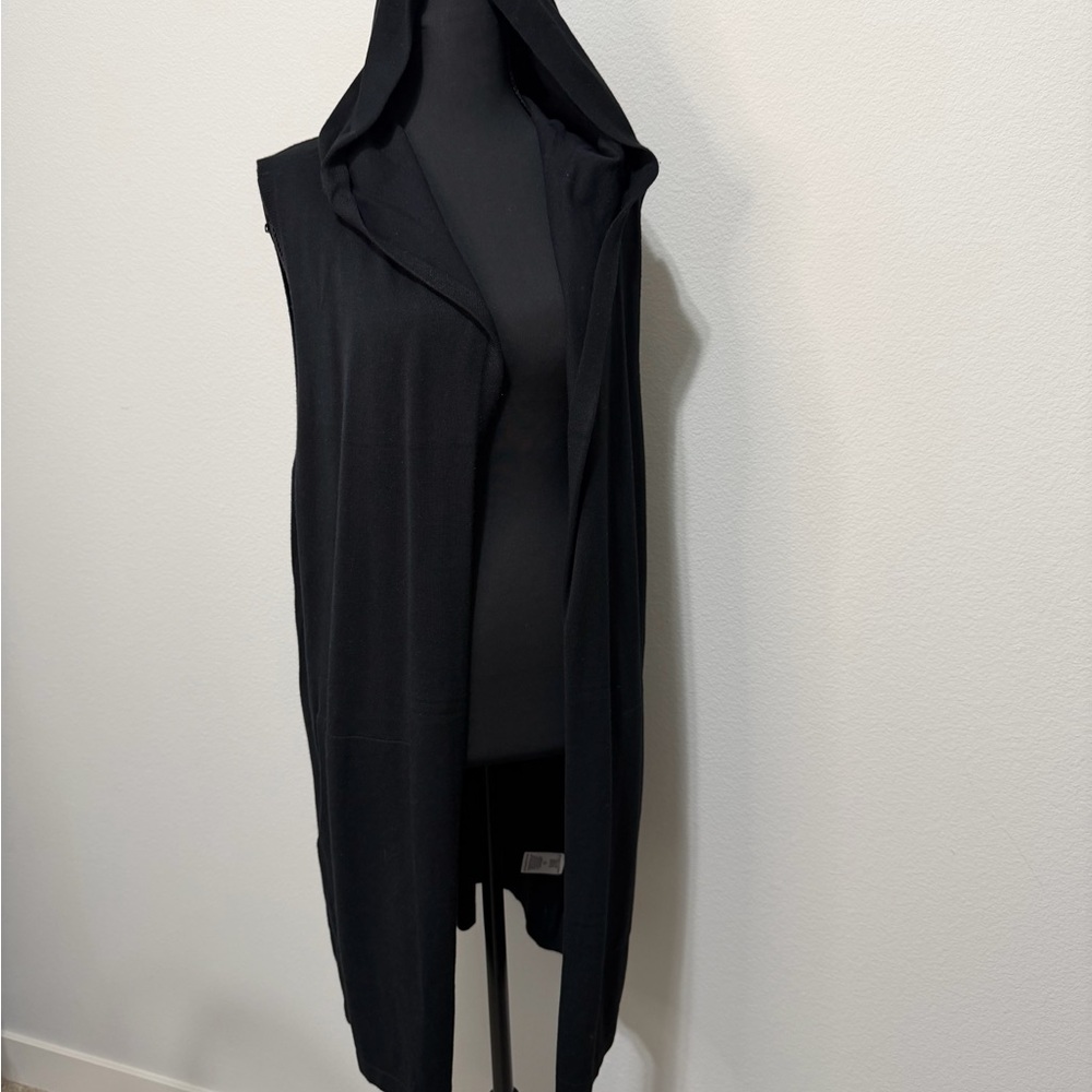 NWOT Cyrus Elegant Black Embroidered Garment W4